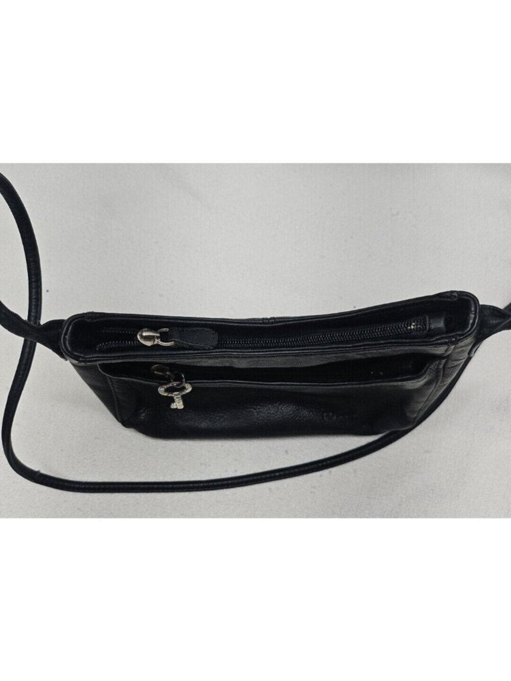 Vintage Fossil Black Leather Crossbody Bag Key Charm Y2K Minimalist - Picture 4 of 16